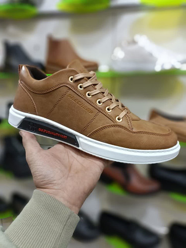 کتونی مردانه چرمی مدل عسلی | زیره ترموپلاستیک پلیاورتان (TPU) انعطافپذیر، کفی قابل تعویض + ارسال رایگان کد 2171